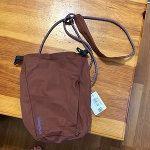 Lululemon roll top crossbody bag. 3L